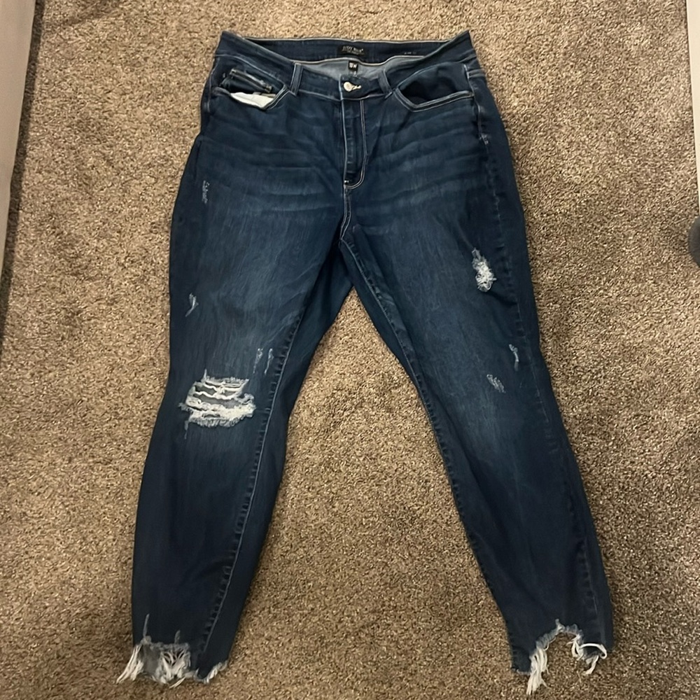 Judy Blue 18W crop